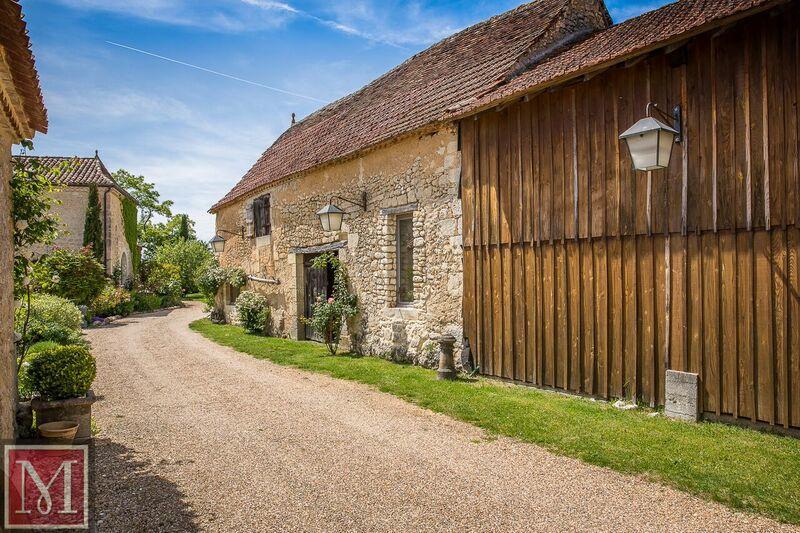 Le Manoir De Beauregard Bed & Breakfast Clermont-de-Beauregard Exterior photo