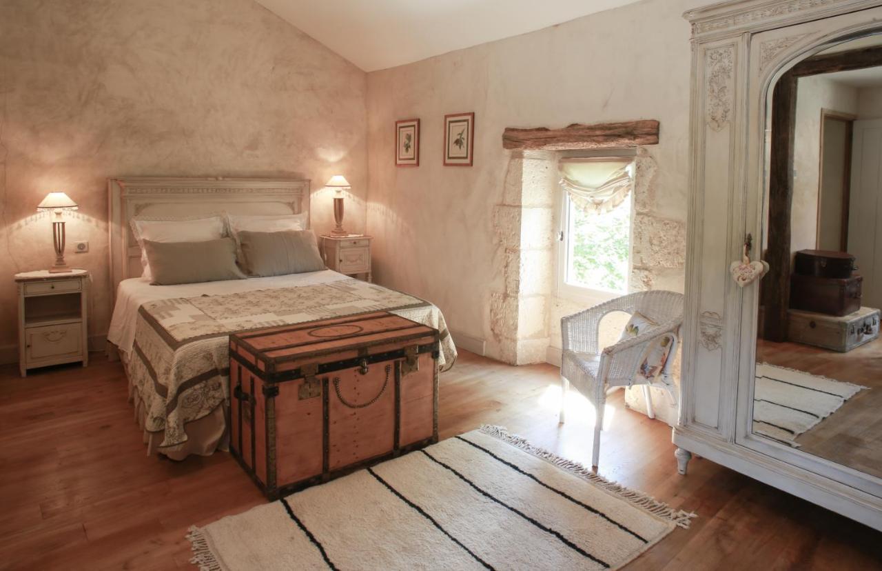 Le Manoir De Beauregard Bed & Breakfast Clermont-de-Beauregard Exterior photo